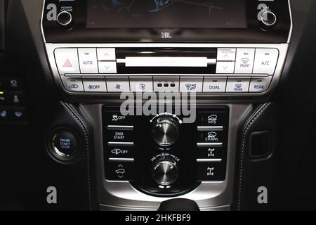 commandes manuelles de climatisation de la voiture Banque D'Images