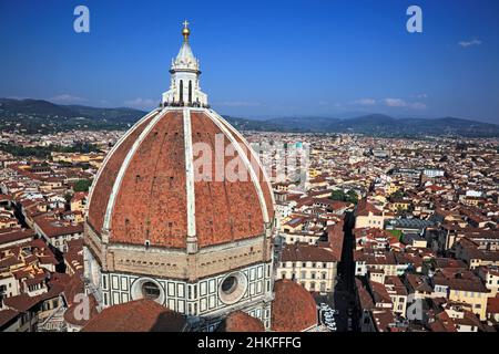 Dôme de la cathédrale Santa Maria del Fiore et panorama de Florence, Florence, Toscane, Italie Banque D'Images