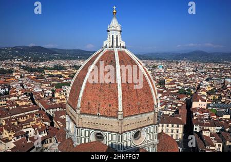 Dôme de la cathédrale Santa Maria del Fiore et panorama de Florence, Florence, Toscane, Italie Banque D'Images