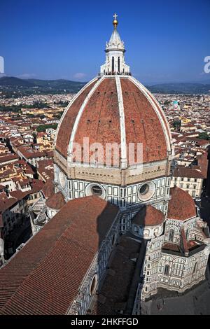 Dôme de la cathédrale Santa Maria del Fiore et panorama de Florence, Florence, Toscane, Italie Banque D'Images