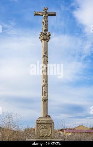 Espagne, Castille et León, El Burgo Ranero, scène sur le Camino Francés, route espagnole du pèlerinage à Saint-Jacques-de-Compostelle, classé au patrimoine mondial de l'UNESCO, traverse à l'entrée du village Banque D'Images