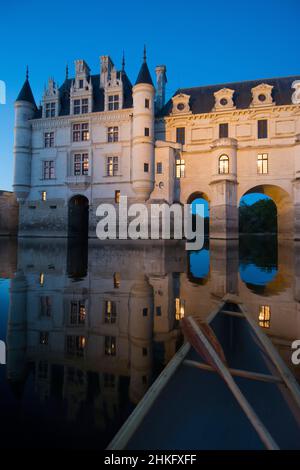 France, Indre et Loire, excursion canadienne en canoë dans la vallée du cher sous, ou près du château de Chenonceau Banque D'Images