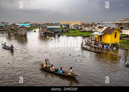 Bénin, Cotonou, ville flottante de Ganvie Banque D'Images