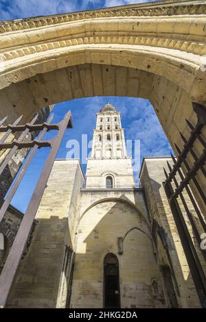 France, Dordogne, Périgueux, ville de scène sur la via Lemovicensis ou Vezelay Way, l'un des principaux moyens de Saint-Jacques-de-Compostelle, cathédrale Saint-Front, site classé au patrimoine mondial de l'UNESCO Banque D'Images