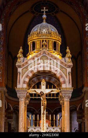 La Cathédrale de Marseille (Cathédrale Sainte-Marie-majeure de Marseille) est une cathédrale catholique romaine et un monument national de France, située à Marsei Banque D'Images