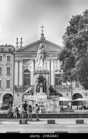 NICE, FRANCE - 11 AOÛT : vue sur la place Garibaldi, Nice, Côte d'Azur, France, le 11 août 2019. Il est nommé d'après Giuseppe Garibaldi, héros de l'informatique Banque D'Images