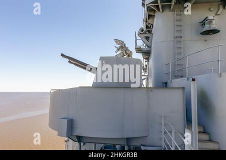 Tourelle de canon anti-avion sur l'USS Alabama (BB-60), un cuirassé qui a servi pendant la Seconde Guerre mondialeLes concepts pourraient inclure l'histoire, la guerre, la défense, la marine, l'OT Banque D'Images