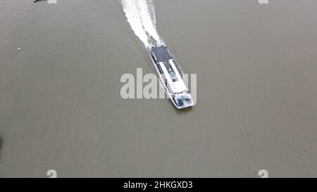 Uber bateau thames tondeuse vue aérienne de drone Banque D'Images