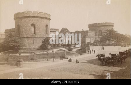 Photographie antique vers 1890 des palais de justice sur court Square Brow à Carlisle, en Angleterre.SOURCE: PHOTOGRAPHIE ORIGINALE D'ALBUMINE Banque D'Images