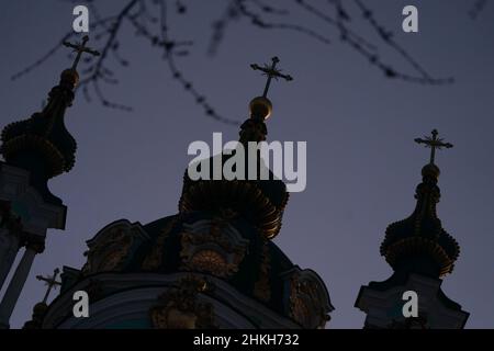 Kiev, Ukraine.04th févr. 2022.Kiev, Ukraine.4th févr. 2022.Église Saint-André au coucher du soleil le 4 février 2022 à Kiev, Ukraine.(Credit image: © Bryan Smith/ZUMA Press Wire) Credit: ZUMA Press, Inc./Alamy Live News Banque D'Images