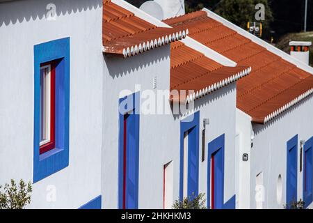 Maisons dans le village d'Odeceixe, Alentejo, Portugal Banque D'Images