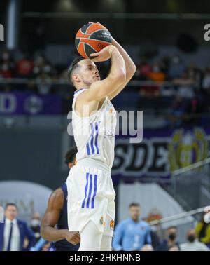 Madrid, Espagne.03rd févr. 2022.4th février 2022; Wizink Center; Madrid; Espagne; Turkish Airlines EuroLeague Basketball; Real Madrid vs Zenit St Petersburg; Thomas Heurtel (Madrid) 900/Cordone Press Credit: CORDONE PRESS/Alay Live News Banque D'Images