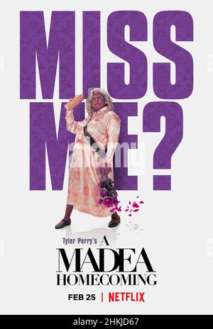 DATE DE SORTIE : le 25 février 2022.TITRE: Tyler Perry A Madea Homecoming.STUDIO: Netflix.DIRECTEUR: Tyler Perry.PARCELLE: Le dos de Madea hallelujer.Et elle ne se met pas à faire de bêtises alors que le drame familial éclate lors de la remise des diplômes de son arrière-petit-fils.AVEC: TYLER PERRY comme Madea poster Art. (Credit image: © Netflix/Entertainment Pictures) Banque D'Images