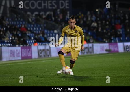 Getafe, Espagne.04th févr. 2022.GETAFE - 4 FÉVRIER : le fils de Levante passe le ballon lors du match de la Liga entre Getafe et Levante au stade Alfonso Pérez du Colisée, le 4 février 2022 à Getafe, Espagne.(Photo de Sara Aribó/PxImages) crédit: PX Images/Alamy Live News Banque D'Images