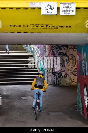 Passage souterrain avec murs de graffiti, art de rue à Kassel, rue, Allemagne, Hesse, Cassel Banque D'Images