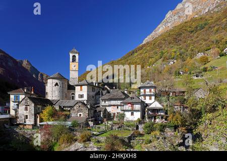 Village de Lastezzo dans la Valle Verzasca, Suisse, Tessin Banque D'Images