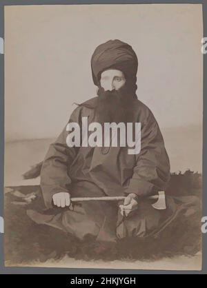 Art inspiré par Portrait of a Dervish, photographie argentée d'albumine, fin 19th-début 20th siècle, Qentra, période de Qentra, 8 1/8 x 6 1/8 po, 20,7 x 15,6 cm, hache, barbe, regard, Iran, machado, Moyen-Orient, musulman, Perse, agneau perse, photographie, photo, religieuse, tapis, personnage assis, Sufi, œuvres classiques modernisées par Artotop avec une touche de modernité. Formes, couleur et valeur, impact visuel accrocheur sur l'art émotions par la liberté d'œuvres d'art d'une manière contemporaine. Un message intemporel qui cherche une nouvelle direction créative. Artistes qui se tournent vers le support numérique et créent le NFT Artotop Banque D'Images