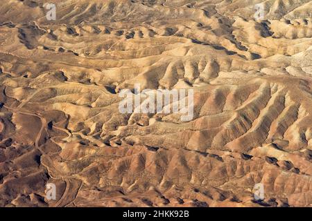 Vue aérienne des terres désertiques de la République autonome de Nakhchivan, une exclave de l'Azerbaïdjan Banque D'Images