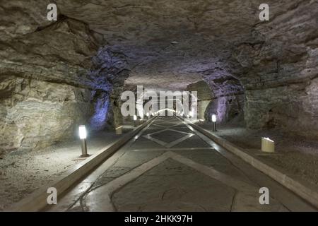 Duzdag Cave, une ancienne mine de sel de l'époque soviétique qui a été transformée en centre de traitement pour les patients souffrant de maladies respiratoires et un hôtel, Banque D'Images