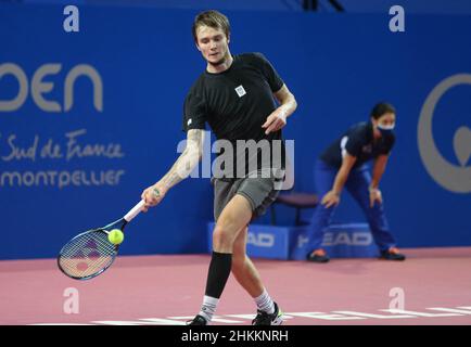 Montpellier, France.04th févr. 2022.Alexander Bublik du Kazakhstan lors de l'Open Sud de France 2022, tournoi de tennis ATP 250 le 04 février 2022 au Sud de France Arena de Montpellier, France.Photo de Laurent Lairys/ABACAPRESS.COM crédit: Abaca Press/Alay Live News Banque D'Images