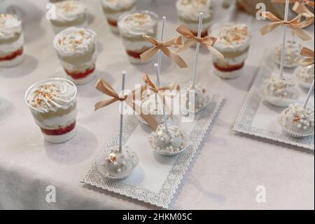 Dessert de la table de friandises de mariage Banque D'Images
