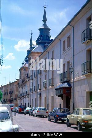 FACHADA DEL ANTIGUO HOSPITAL DE SAN AGUSTIN - SIGLO XVII - FOTO AÑOS 90.AUTEUR: MONTALVAN IGNACIO / PORTELA PEDRO.LIEU: HÔPITAL DE SAN AGUSTIN.BURGO DE OSMA.Soria.ESPAGNE. Banque D'Images