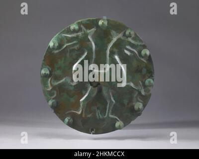 Art inspiré par Disc for Armor, Chest or Back plate, Italic, Orientalisation Period, v. 7th-v.164 BC, 6th-début du siècle BC, Bronze, Italie, Europe, Arms & Armor, métal, diamètre : 9 po. (22,9 cm, œuvres classiques modernisées par Artotop avec une touche de modernité. Formes, couleur et valeur, impact visuel accrocheur sur l'art émotions par la liberté d'œuvres d'art d'une manière contemporaine. Un message intemporel qui cherche une nouvelle direction créative. Artistes qui se tournent vers le support numérique et créent le NFT Artotop Banque D'Images