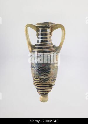 Art inspiré par miniature bocal à deux manche (amphoriskos), grec, Méditerranée orientale, hellénistique, 323-31 av. J.-C., Mi-2nd siècle BC-début 1st siècle AD, verre, Levant, Asie, Chypre, Asie, conteneurs, verrerie, 5 3/16 x 1 13/16 cm (13,2 x 4,6 cm, œuvres classiques modernisées par Artotop avec une touche de modernité. Formes, couleur et valeur, impact visuel accrocheur sur l'art émotions par la liberté d'œuvres d'art d'une manière contemporaine. Un message intemporel qui cherche une nouvelle direction créative. Artistes qui se tournent vers le support numérique et créent le NFT Artotop Banque D'Images