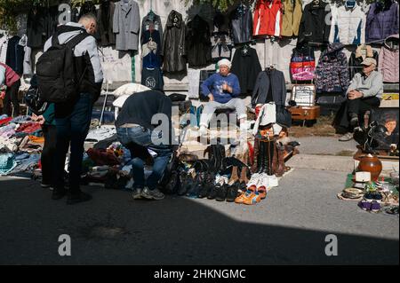 Vous trouverez presque tout sur le marché de Petrivka (Pochaina) à Kiev! Banque D'Images