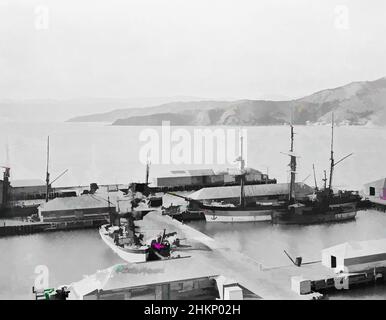 Art inspiré par Wellington de la Tour de poste, studio Burton Brothers, studio de photographie, 1880-1887, Dunedin, Photographie en noir et blanc, partie d'un panorama de Wellington en vue de la terrasse depuis le front de mer. Scène de quai avec des navires amarrés, oeuvres classiques modernisées par Artotop avec un peu de modernité. Formes, couleur et valeur, impact visuel accrocheur sur l'art émotions par la liberté d'œuvres d'art d'une manière contemporaine. Un message intemporel qui cherche une nouvelle direction créative. Artistes qui se tournent vers le support numérique et créent le NFT Artotop Banque D'Images