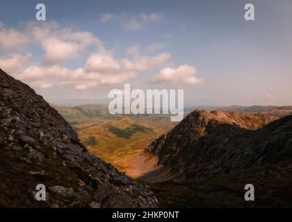 Spectaculaires montagnes du Connemara dans des conditions de lumière épiques Banque D'Images