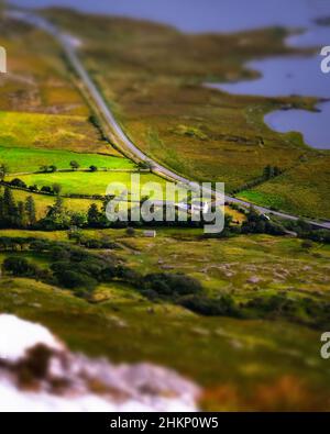 Spectaculaires montagnes du Connemara dans des conditions de lumière épiques Banque D'Images