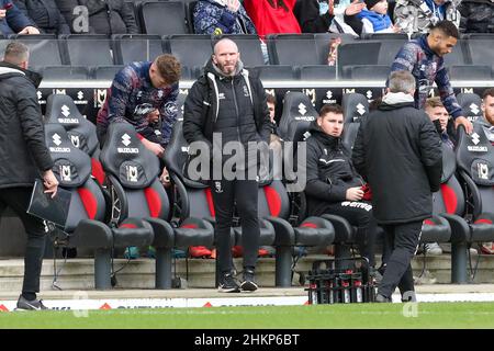 Milton Keynes, Royaume-Uni.FÉV 5th Michael Appleton, directeur de Lincoln City, lors de la première moitié du match Sky Bet League 1 entre MK Dons et Lincoln City au stade MK, Milton Keynes, le samedi 5th février 2022.(Credit: John Cripps | MI News) Credit: MI News & Sport /Alay Live News Banque D'Images