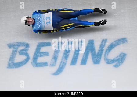 Pékin, Chine.05th févr. 2022.Luge, Jeux Olympiques, single masculin, 1st tours au Yanqing National Sliding Center.Andriy Mandziy d'Ukraine sur la piste de glace.Credit: Robert Michael/dpa-Zentralbild/dpa/Alay Live News Banque D'Images