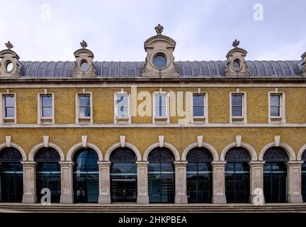 Le marché du poisson Old Billingsgate de la City de Londres a été le plus grand marché du poisson au monde tout au long du 19th siècle. Le marché s'est déplacé en 1982. Banque D'Images