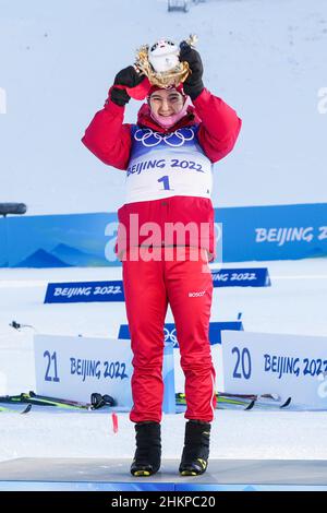 Podium, Natalia Nepryaeva (ROC) Médaille d'argent lors des Jeux Olympiques d'hiver Beijing 2022, ski de fond, femmes 7,5km + 7,5km Skiathlon le 5 février 2022 au Parc des neiges de Genting à Zhangjiakou, province de Hebei en Chine - photo: Osports/DPPI/LiveMedia Banque D'Images