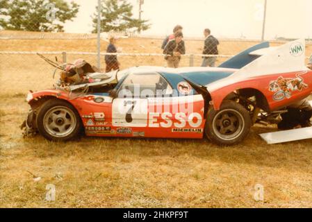 24 heures le Mans est une course automobile sportive axée sur l'endurance qui se tient près de la ville du Mans, en France.Le Mans 24 heures de course de moteur, a écrasé WM P79/80 / Peugeot voiture 1980.Équipe Esso Banque D'Images