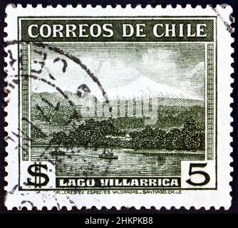 CHILI - VERS 1938 : un timbre imprimé au Chili montre le lac Villarrica, au Chili, vers 1938 Banque D'Images