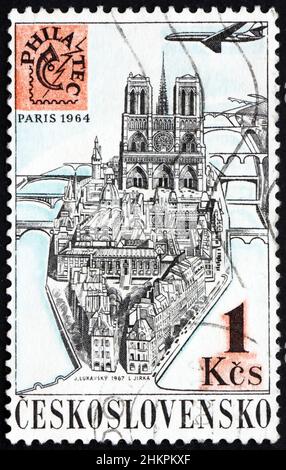 TCHÉCOSLOVAQUIE - VERS 1967: Un timbre imprimé en Tchécoslovaquie montre des bâtiments parisiens, exposition de timbres PRAGA 1968, vers 1967 Banque D'Images