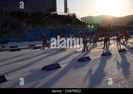 Zhangjiakou, Hebei, Chine.5th févr. 2022.Vue générale Biathlon : Relais mixte lors des Jeux Olympiques d'hiver de 2022 à Beijing au Centre national de biathlon de Zhangjiakou, Hebei, Chine .Credit: YUTAKA/AFLO SPORT/Alay Live News Banque D'Images