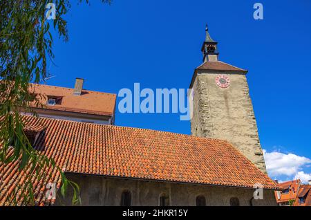 Lindau dans le lac de Constance, Bavière, Allemagne, Europe : Eglise Saint-Pierre dans la vieille ville, qui date du 11th siècle. Banque D'Images