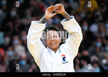 Femme de -52 kg, Amandine Buchard de France célèbre sa victoire lors de la finale du Grand Chelem de Paris 2022, IJF World Judo Tour le 5 février 2022 à l'Accor Arena de Paris, France - photo : Victor Joly/DPPI/LiveMedia Banque D'Images