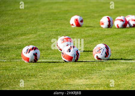 Le ballon officiel devant le championnat féminin de France D1 Arkema football match entre Paris FC et COMME Saint-Etienne le 5 février 2022 au stade Robert Bobin à Bondoufle, France - photo: Melanie Laurent/DPPI/LiveMedia Banque D'Images