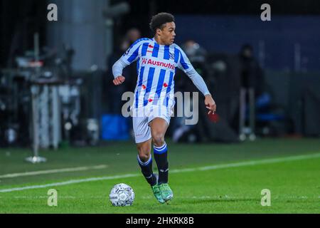 SITTARD, PAYS-BAS - FÉVRIER 5 : Trustin van 't Loo de SC Heerenveen pendant le match néerlandais Eredivisie entre Fortuna Sittard et SC Heerenveen à Fortuna Sittard Stadion le 5 février 2022 à Sittard, pays-Bas (photo de Perry van de Leuvert/Orange Pictures) Banque D'Images