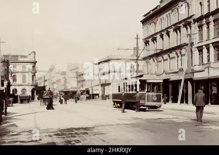 Art inspiré par Queen Street, Auckland, studio Muir & Moodie, vers 1910, Auckland, œuvres classiques modernisées par Artotop avec une touche de modernité. Formes, couleur et valeur, impact visuel accrocheur sur l'art émotions par la liberté d'œuvres d'art d'une manière contemporaine. Un message intemporel qui cherche une nouvelle direction créative. Artistes qui se tournent vers le support numérique et créent le NFT Artotop Banque D'Images