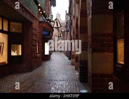 Bremen, Allemagne - Jan 16 2022 Böttcherstrasse est une rue dans le centre historique de Brême, Allemagne.Il est célèbre pour son architecture inhabituelle. Banque D'Images