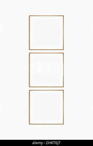 Maquette de cadre 1:1 carré.Ensemble de trois cadres fins en cerisier.Propre, moderne, minimaliste, brillant galerie mur maquette, ensemble de 3 cadres carrés avec un ma Banque D'Images