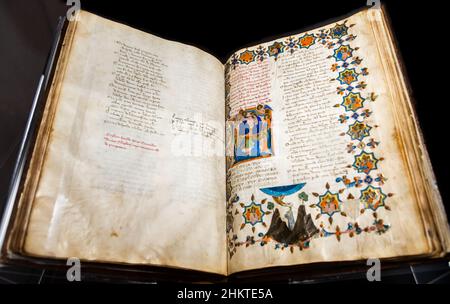 FLORENCE, ITALIE - vers juillet 2021.Feuille de manuscrit antique de Dante Divine Comedy, 16th siècle copie. Banque D'Images