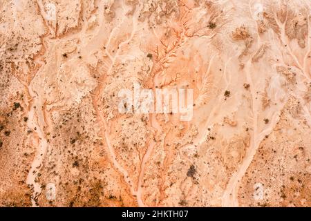 Lac sec du parc national du lac Mungo dans l'Outback australien - paysage aérien de haut en bas. Banque D'Images