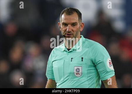 Swansea, Royaume-Uni.05th févr. 2022.Tim Robinson arbitre pendant le jeu crédit: Nouvelles Images /Alamy Live News Banque D'Images